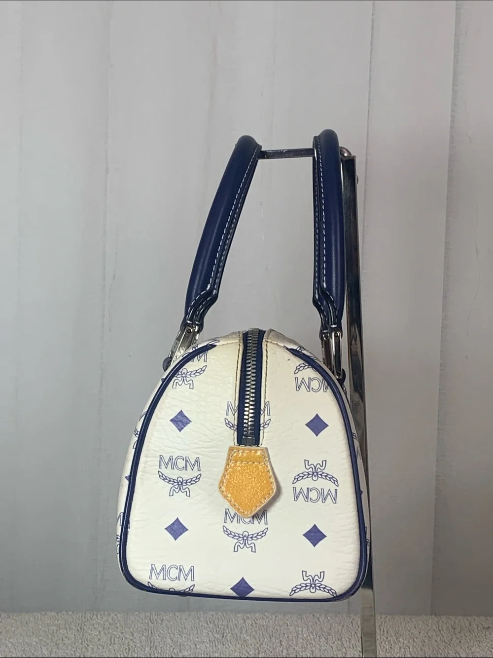 GUC MCM Visetos Princess Lion Satchel